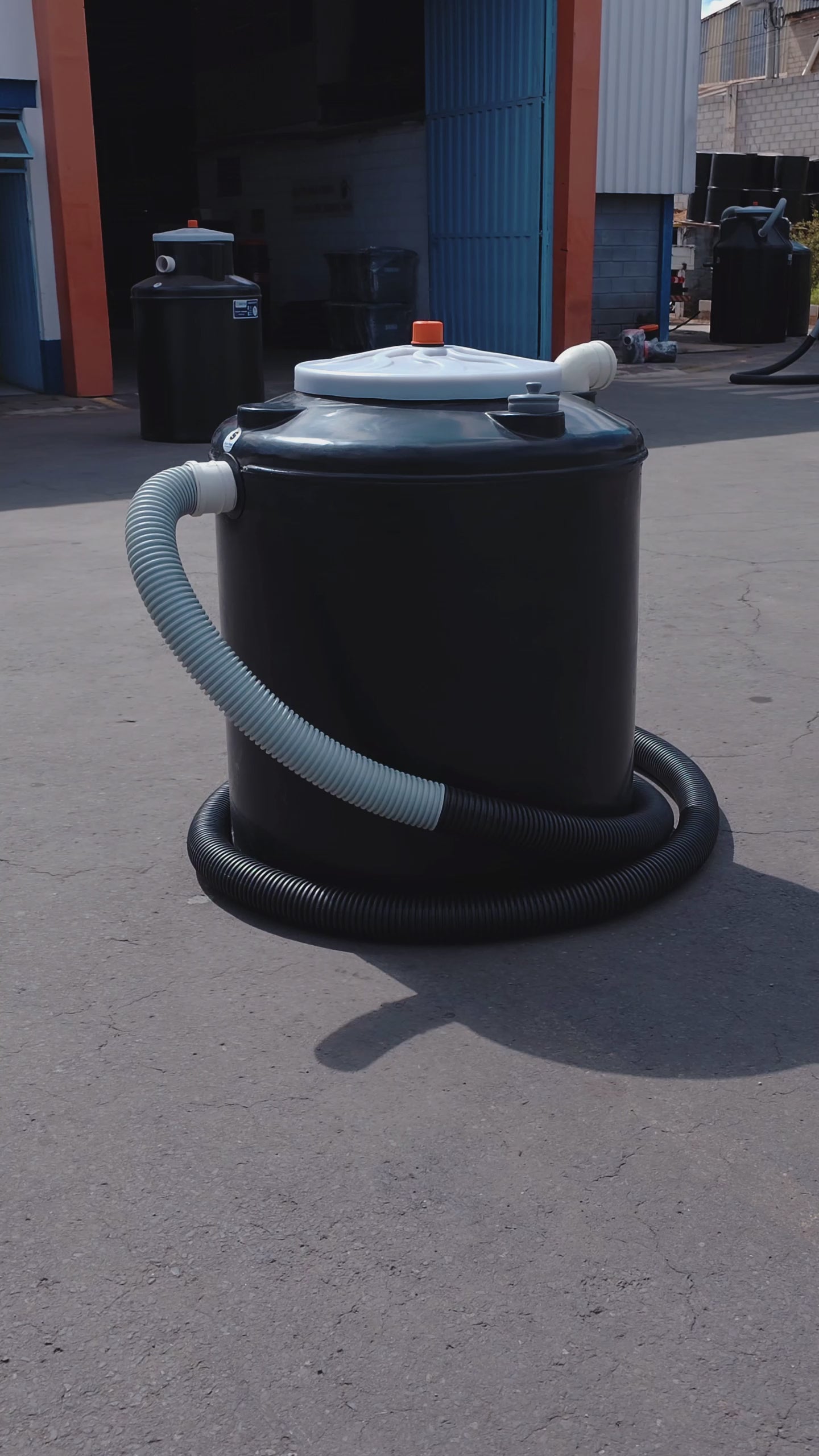 Vídeo Super Biodigestor 600L Sanear Brasil